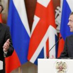 El «premier» británico, David Cameron, y el presidente ruso, Dimitri Medvedev, durante la rueda de prensa celebrada ayer en el Kremlin