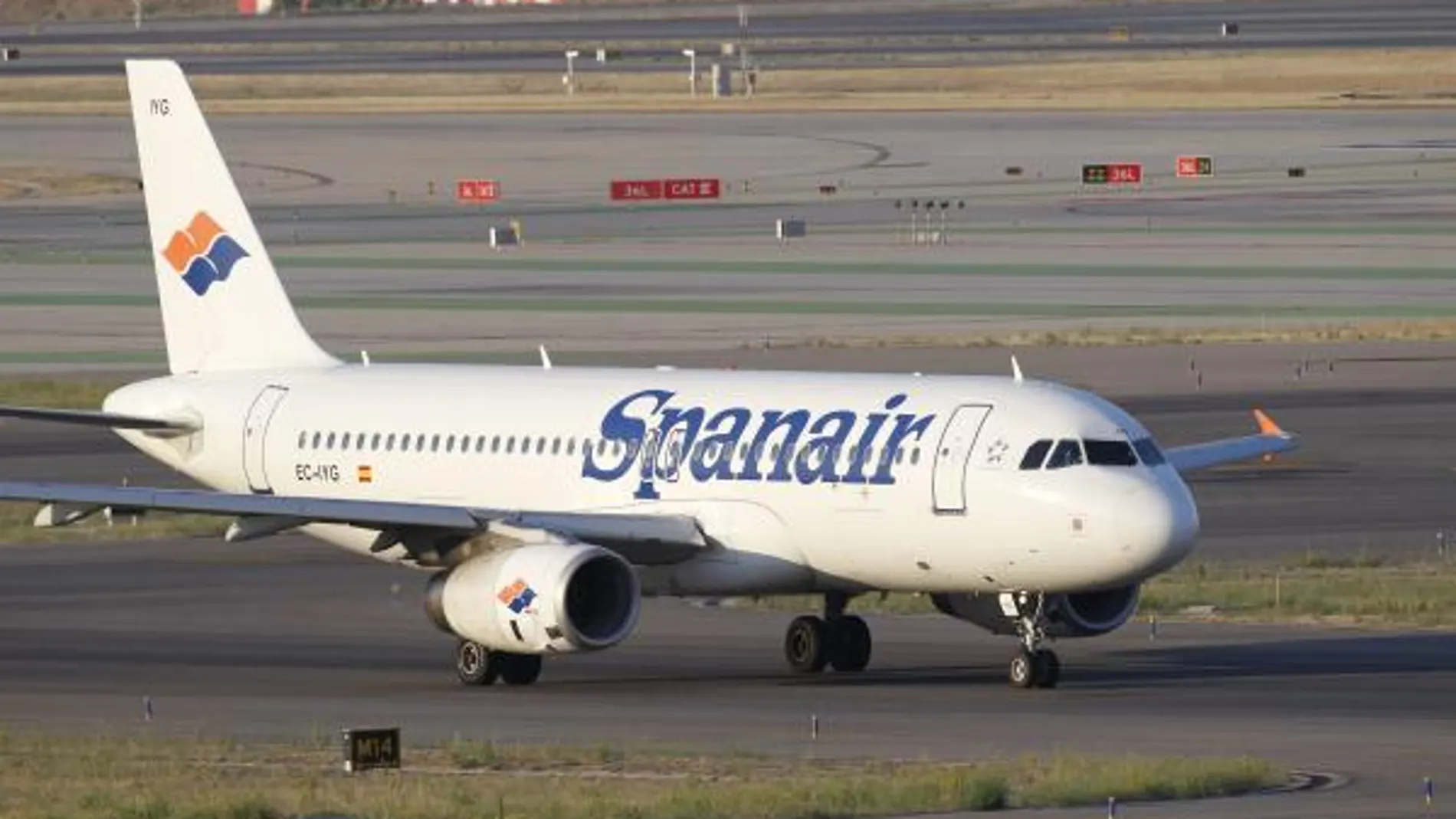 Spanair acuerda un ERE para 50 personas de personal de tierra de Barajas