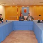 El presidente de la Comunidad, Ramón Luis Valcárcel y el consejero de Educación, Formación y Empleo, Constantino Sotoca (centro), durante la primera reunión con los sindicatos