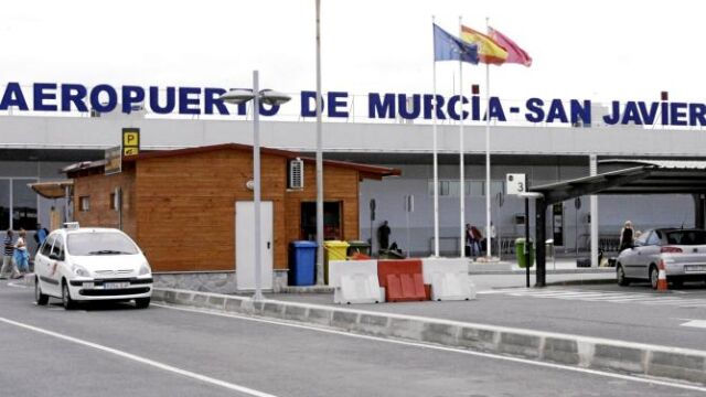 El aeropuerto de San Javier cesará los vuelos comerciales el próximo verano cuando empiece a operar el aeródromo de la Región de Murcia