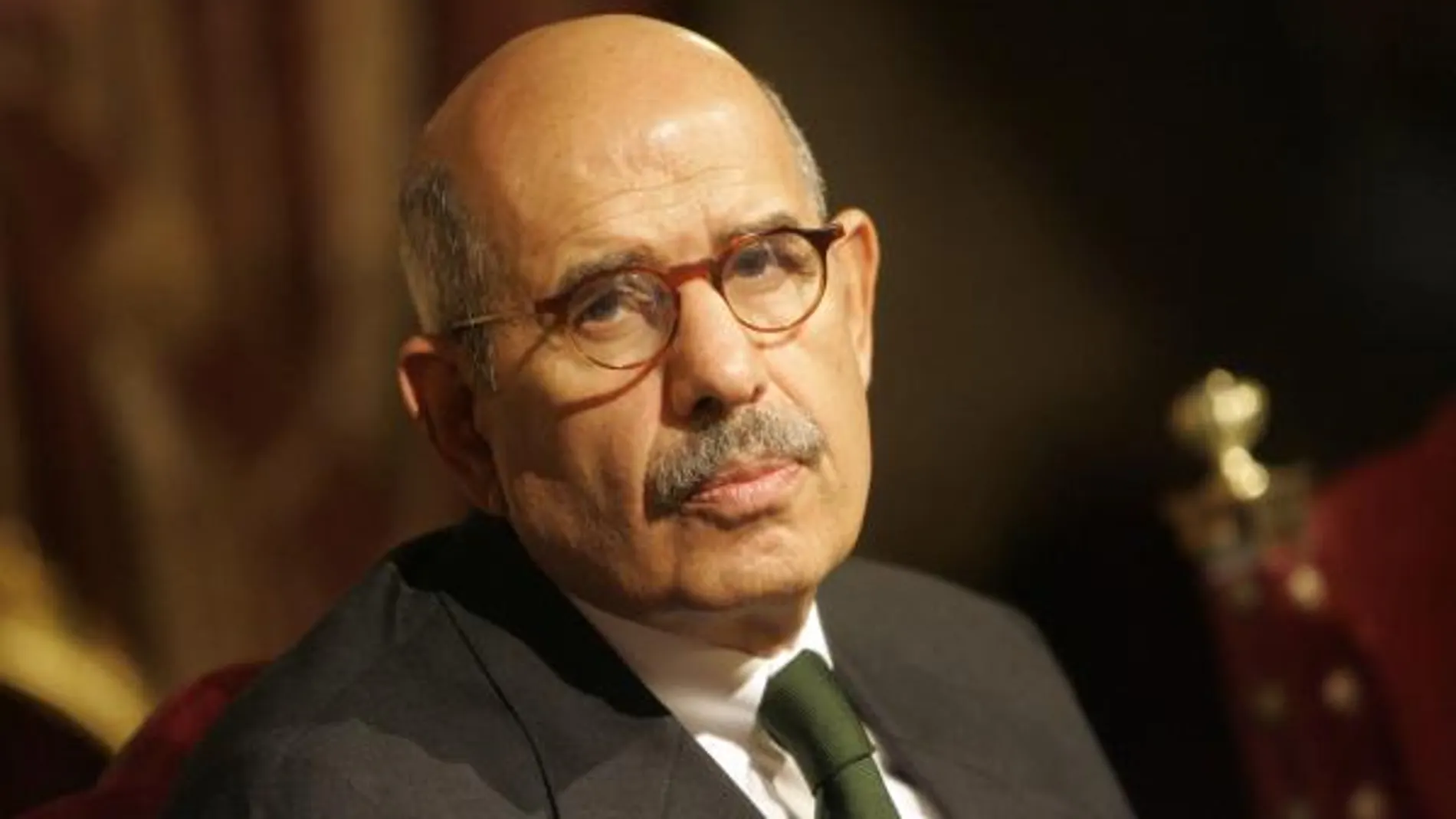 ElBaradei, en su regreso a Egipto: es el momento de que Mubarak «se jubile»