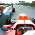 El Ferrari de Alonso tocó el McLaren de Hamilton por detrás
