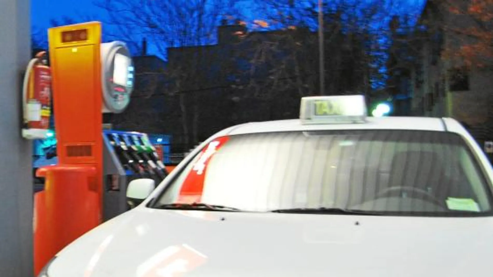 Casi 15.000 taxis de la capital usan combustibles tradicionales