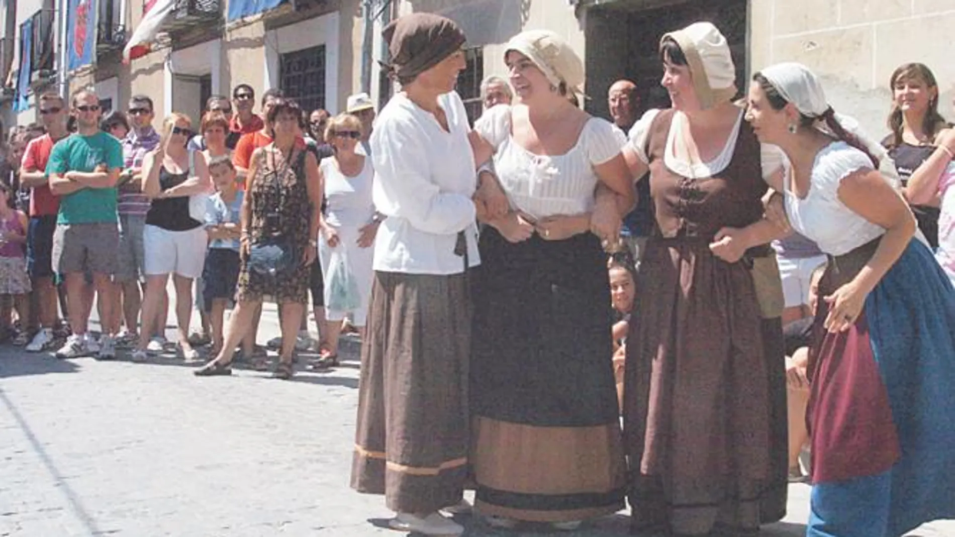 Los festejos del Sinodal de Aguilafuente atraen a miles de visitantes a Segovia
