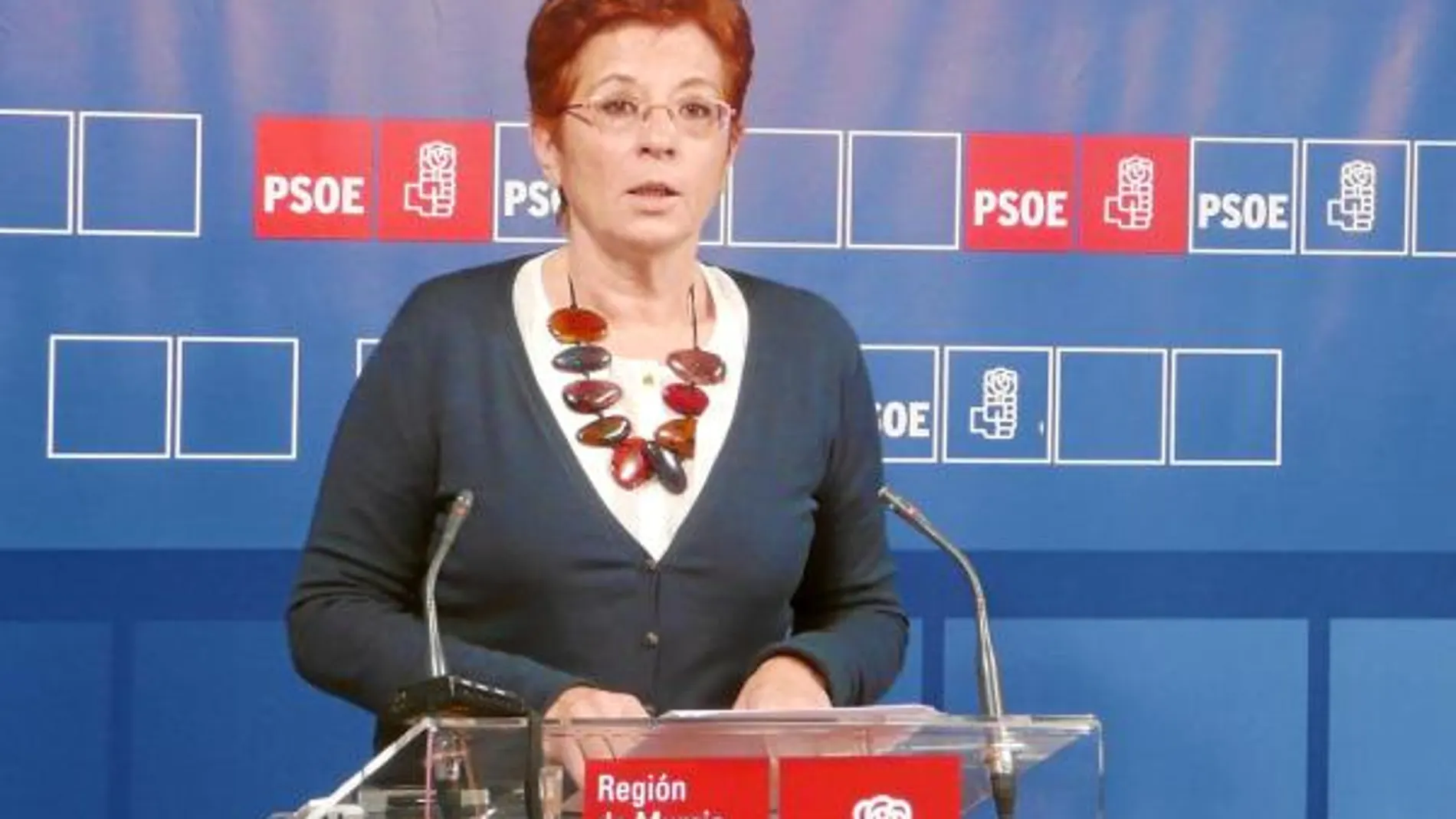 La portavoz y candidata a la Presidencia de la Comunidad, Begoña García Retegui, durante su comparecencia de ayer en la sede regional del PSRM
