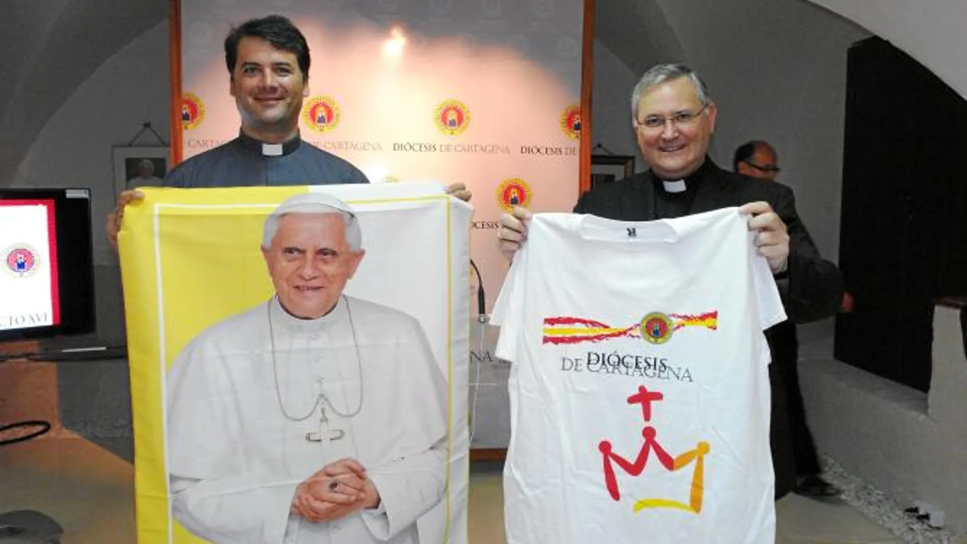 El obispo de la Diócesis de Cartagena, José Manuel Lorca Planes, animó a todos los peregrinos a que disfruten de la fiesta de la fe que es la Jornada Mundial de la Juventud