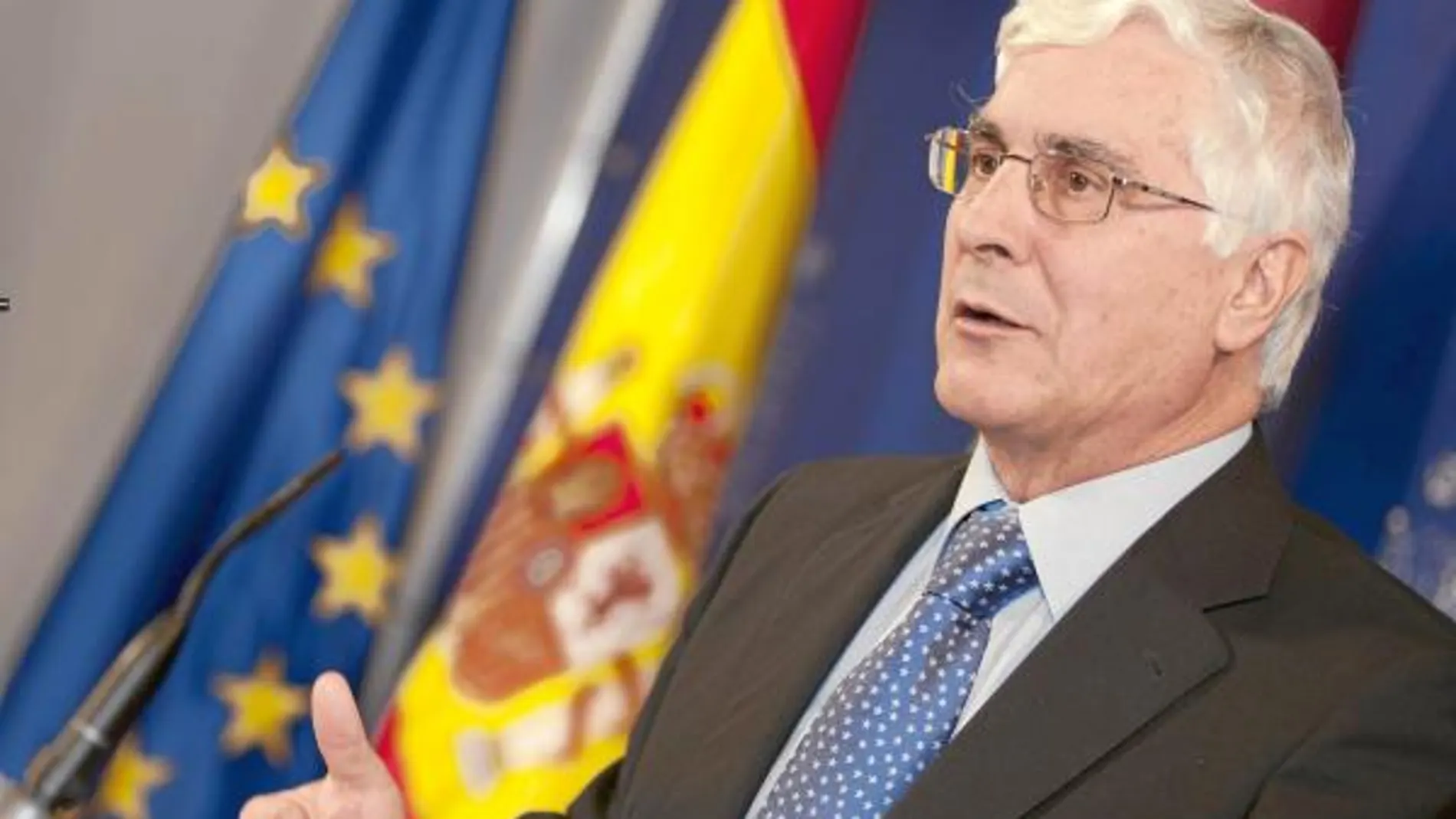 El presidente de Castilla-La Mancha, José María Barreda, ayer, durante la rueda de prensa que ofreció en Toledo