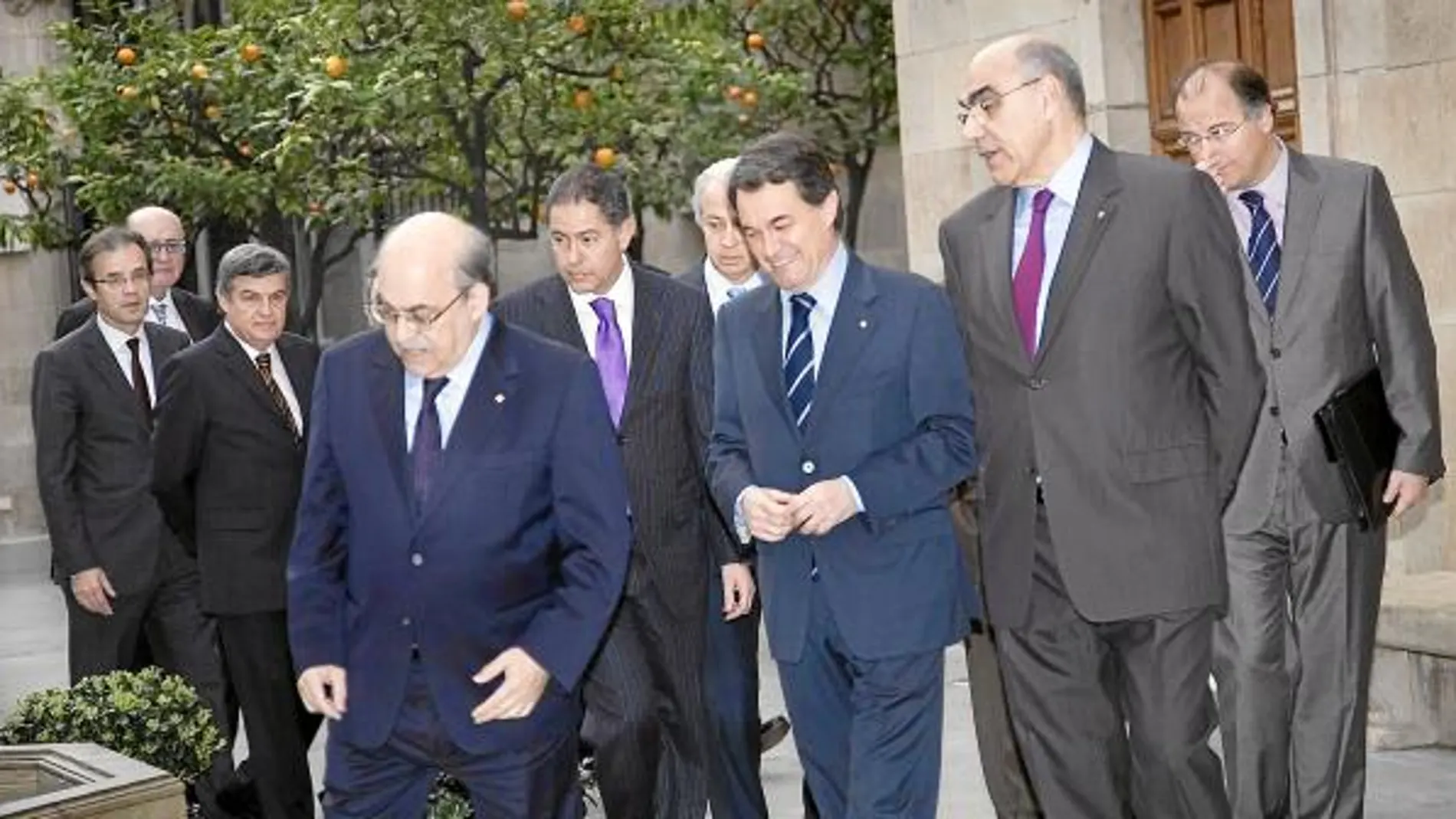 El conseller de Economía y Artur Mas guían a los miembros del Consejo Asesor para la Reactivación de la Economía y el Crecimiento