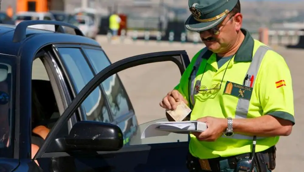 Para evitar accidentes en las glorietas, la Ley sobre Tráfico y Seguridad Vial prevé una serie de sanciones muy serias para los conductores y para sus bolsillos