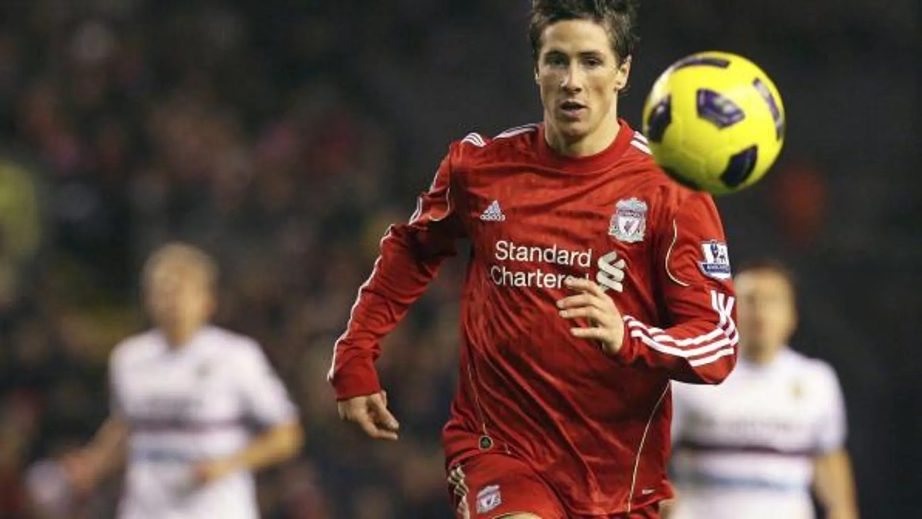 Imagen de archivo tomada el 20 de noviembre de 2010 que muestra al jugador del equipo inglés del Liverpool, Fernando Torres
