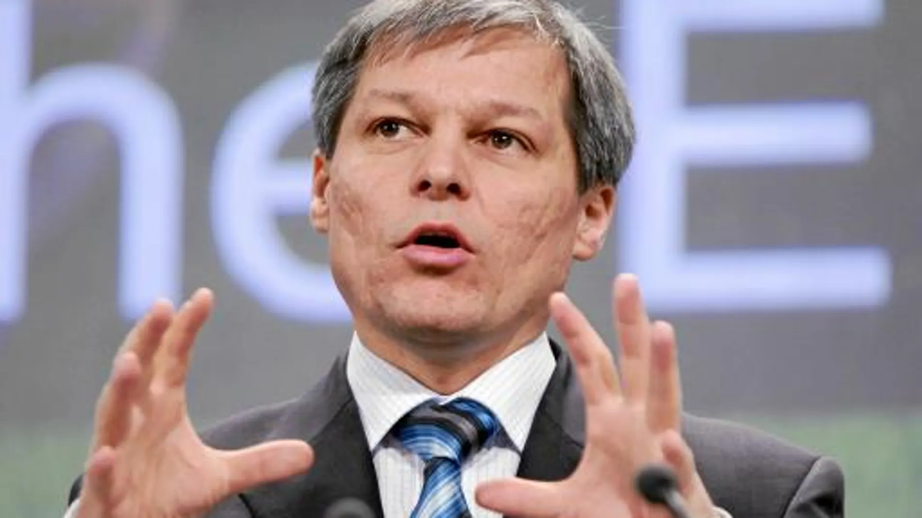 El comisario de Agricultura de la UE, Dacian Ciolos