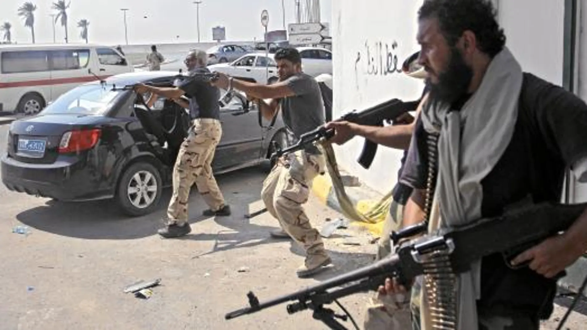 Los rebeldes libios aseguraron ayer que ya controlaban cerca del 90% de la capital, Trípoli