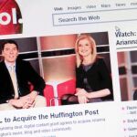 La página web de AOL publica la noticia de la adquisición con una foto de Arianna Huffington
