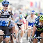 Farrar entra en la meta por delante de todos; el campeón de España, Rojas, a su izquierda, fue tercero