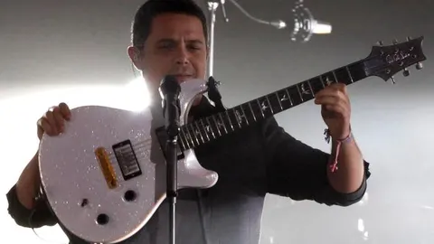 Alejandro Sanz reúne los éxitos de sus veinte años de carrera