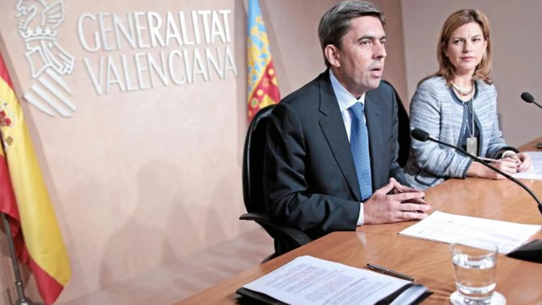 El vicepresidente primero y conseller Industria, Vicente Rambla, la consellera portavoz, Sánchez De León