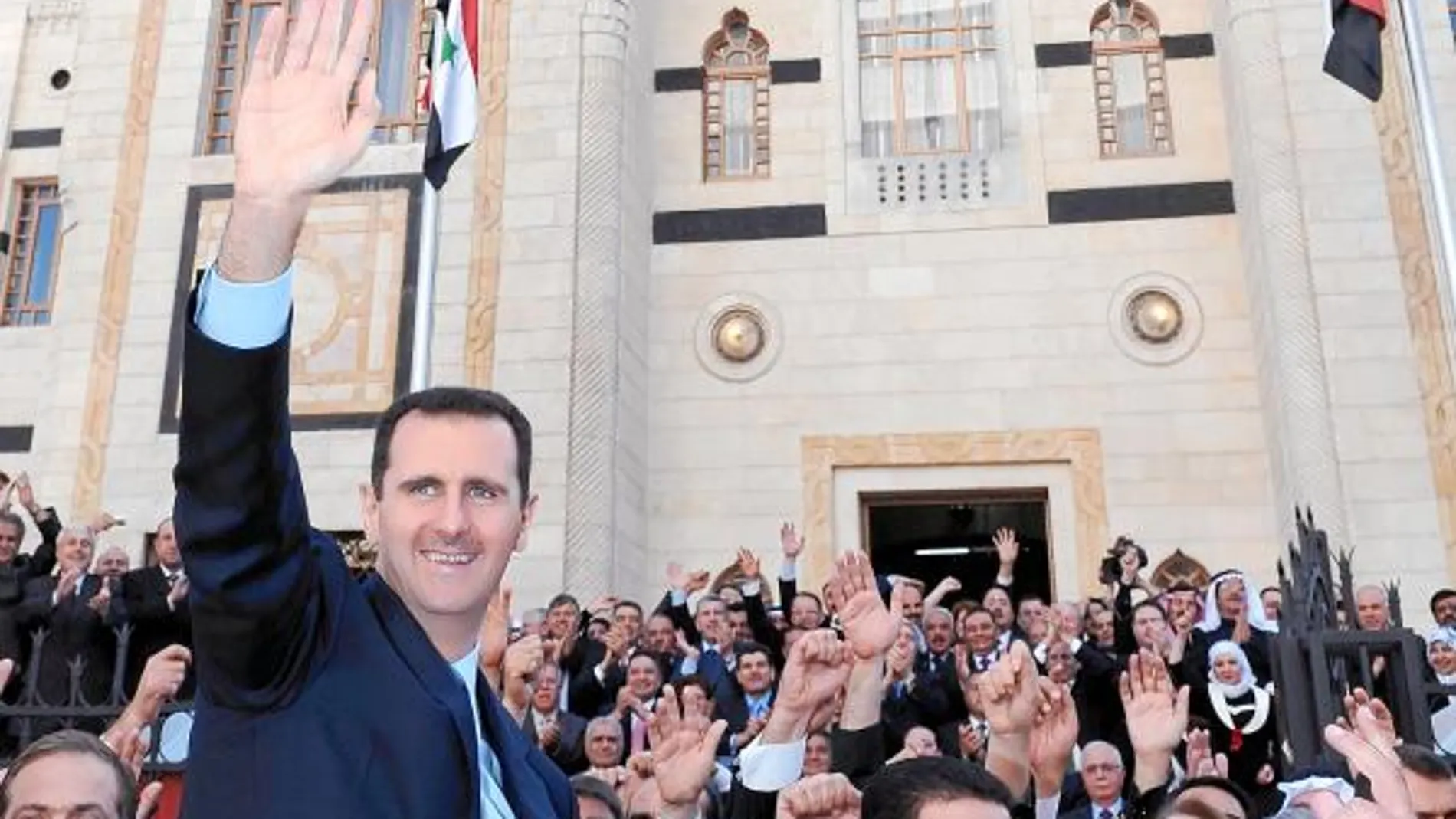 El presidente de Siria, Bachar Al Asad, ordenó ayer crear una nueva legislación antes del 25 de abril