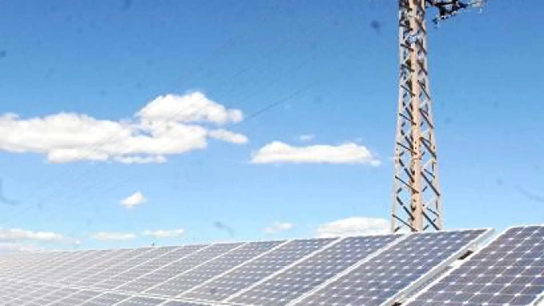 Uno de los huertos solares que se han implantado en el campo murciano