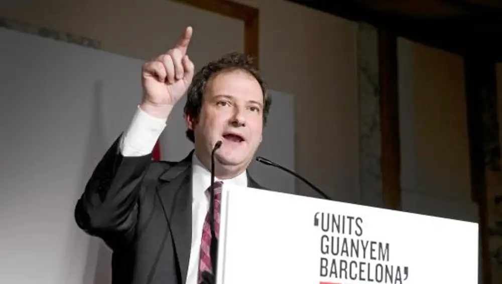 El alcalde de Barcelona, Jordi Hereu, durante la intervención que hizo tras ganar a Montserrat Tura en las primarias del PSC