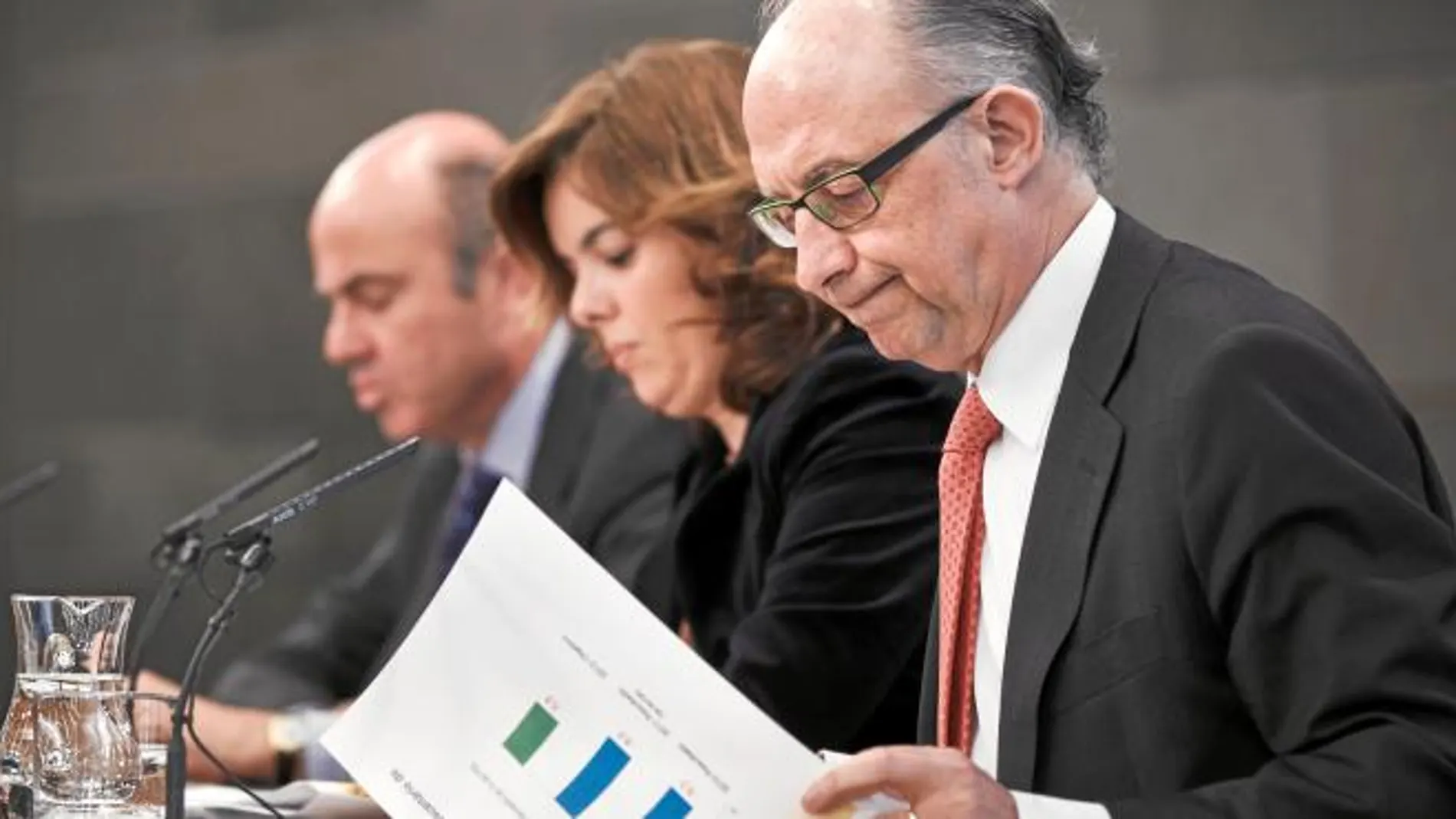 El Gobierno emplaza a la oposición a «arrimar el hombro»