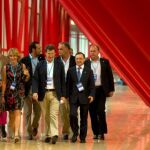 Un grupo de presidentes autonómicos se dirigen a la reunión con el presidente del PP, Mariano Rajoy, en la Convención Nacional del PP