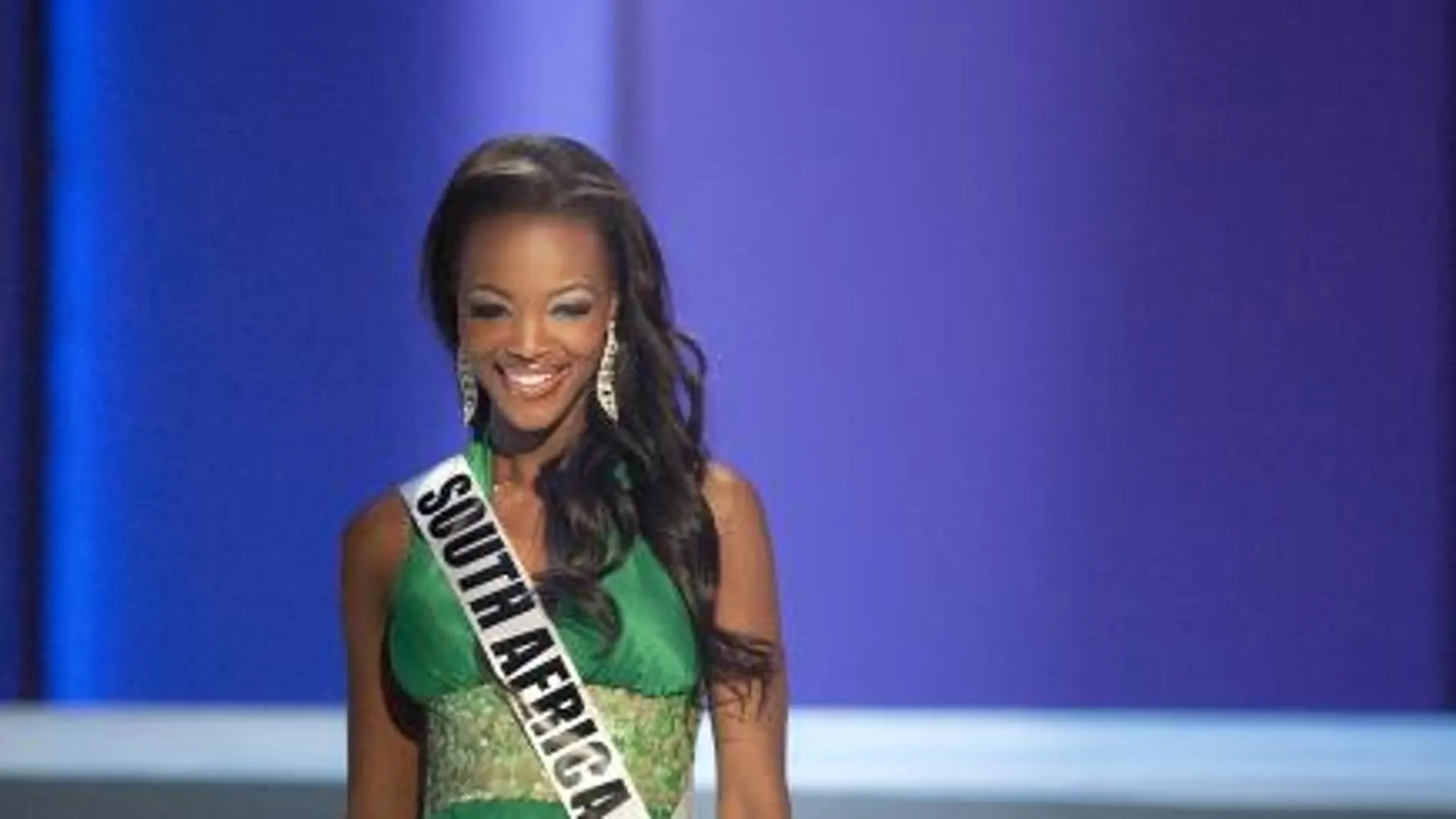 Candidatas de 89 países disputan en La candidata al título Miss Universo 2011 por Sudáfrica, Bokang MontjanePaulo la corona de Miss Universo 2011