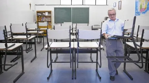 Los colegios se preparan para el inicio de las clases, aunque podrían retrasarse en Madrid