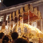 El paso de la Virgen de la Regla en la Puerta del Sol