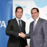 El presidente de Iberaval, José Rolando Álvarez, y el director de Zona del BBVA, David Arias, firman el acuerdo