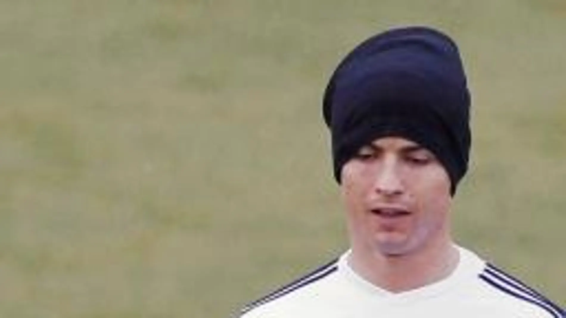 Cristiano Ronaldo durante el entrenamiento de ayer en Valdebebas