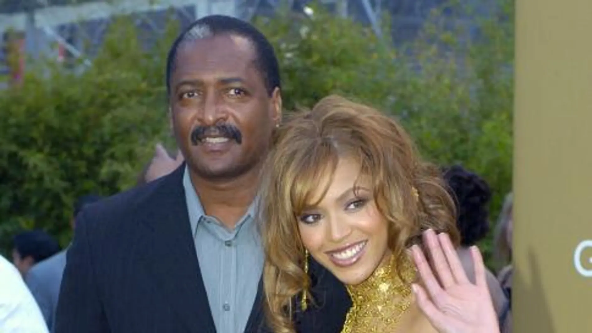 Matthew Knowles niega haber robado dinero de su hija Beyonce