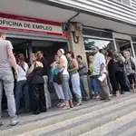 La crisis económica empuja a los españoles a buscar trabajo fuera