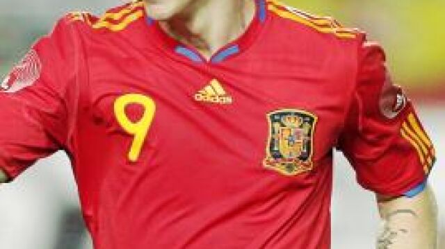 Fernando Torres celebra su gol en su regreso a los campos