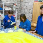 Un grupo de jóvenes discapacitadas se preparan en unos talleres ocupacionales de la provincia de Burgos
