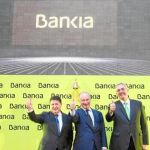 Rato asegura a los 347.338 accionistas de Bankia que «van a estar satisfechos»
