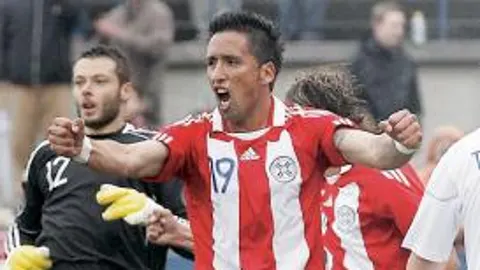 Lucas Barrios, goleador de Paraguay