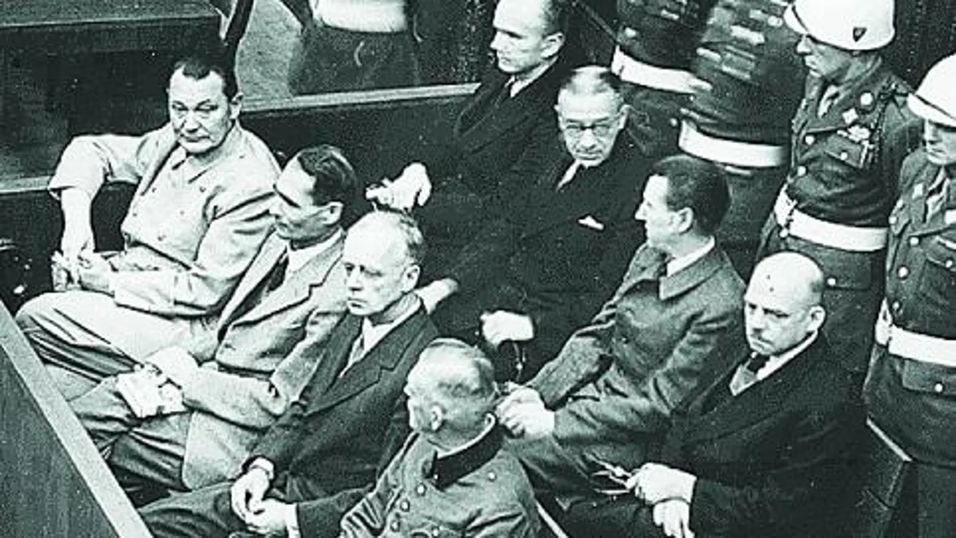Göring, Hess, Ribbentrop y Keitel (en la primera fila) en una sesión del proceso de Nuremberg