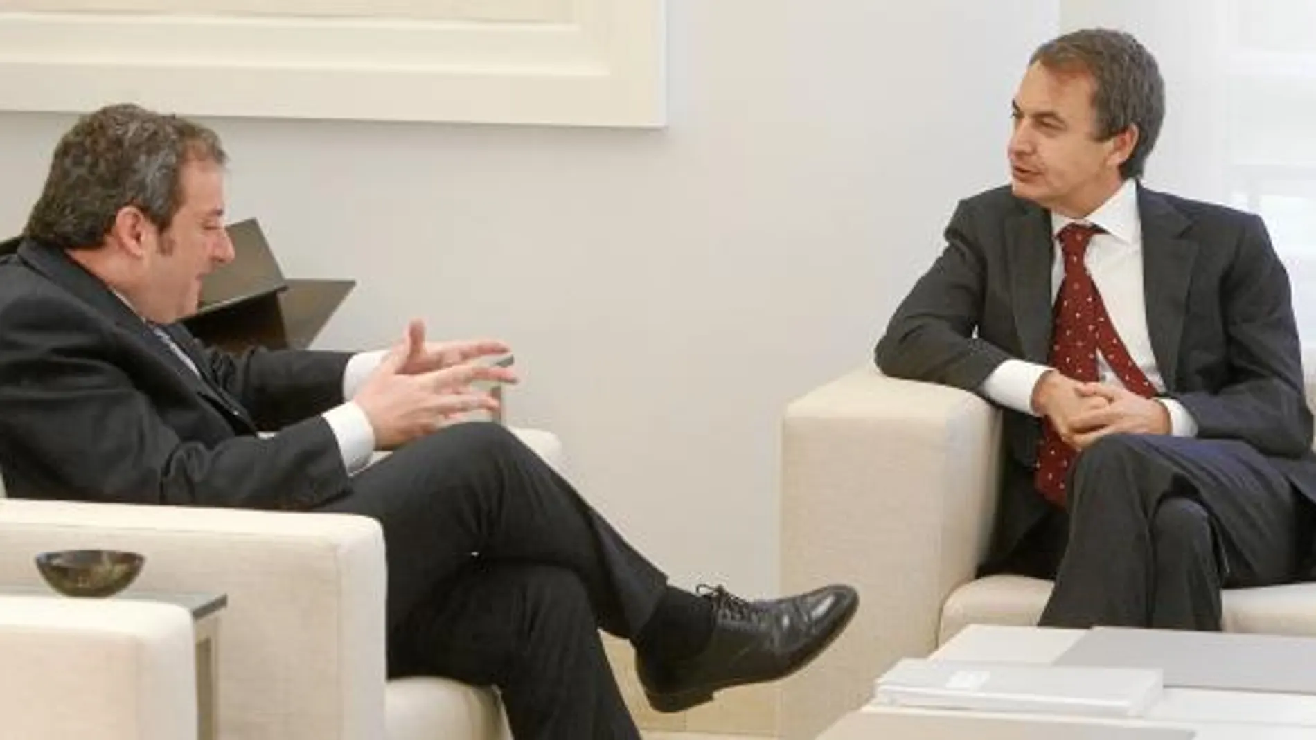 Zapatero se reunió ayer en Moncloa con el alcalde de Barcelona, Jordi Hereu