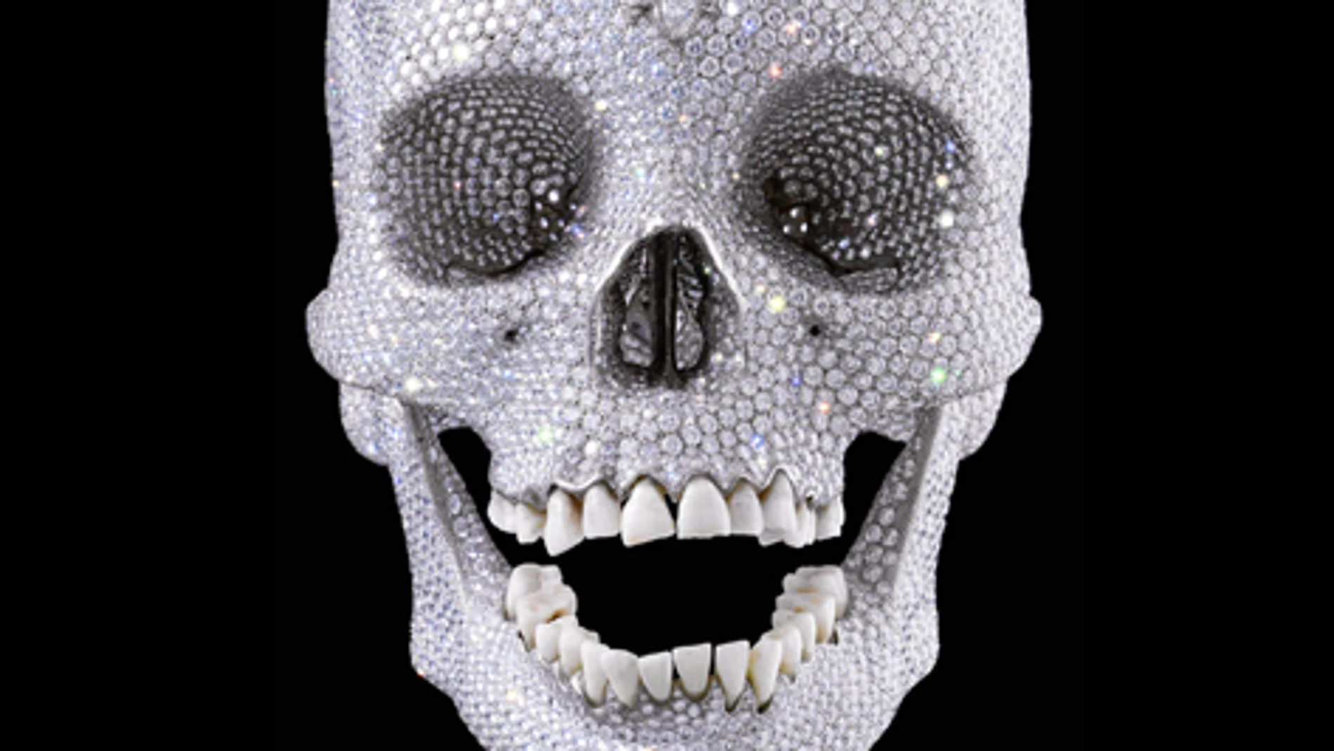 Damien Hirst demostró en qué se había convertido el arte con esta calavera recubierta de diamantes