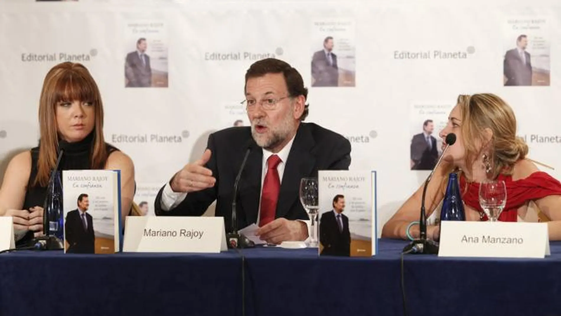 Mariano Rajoy durante la presentación de su biografía en un hotel de Madrid