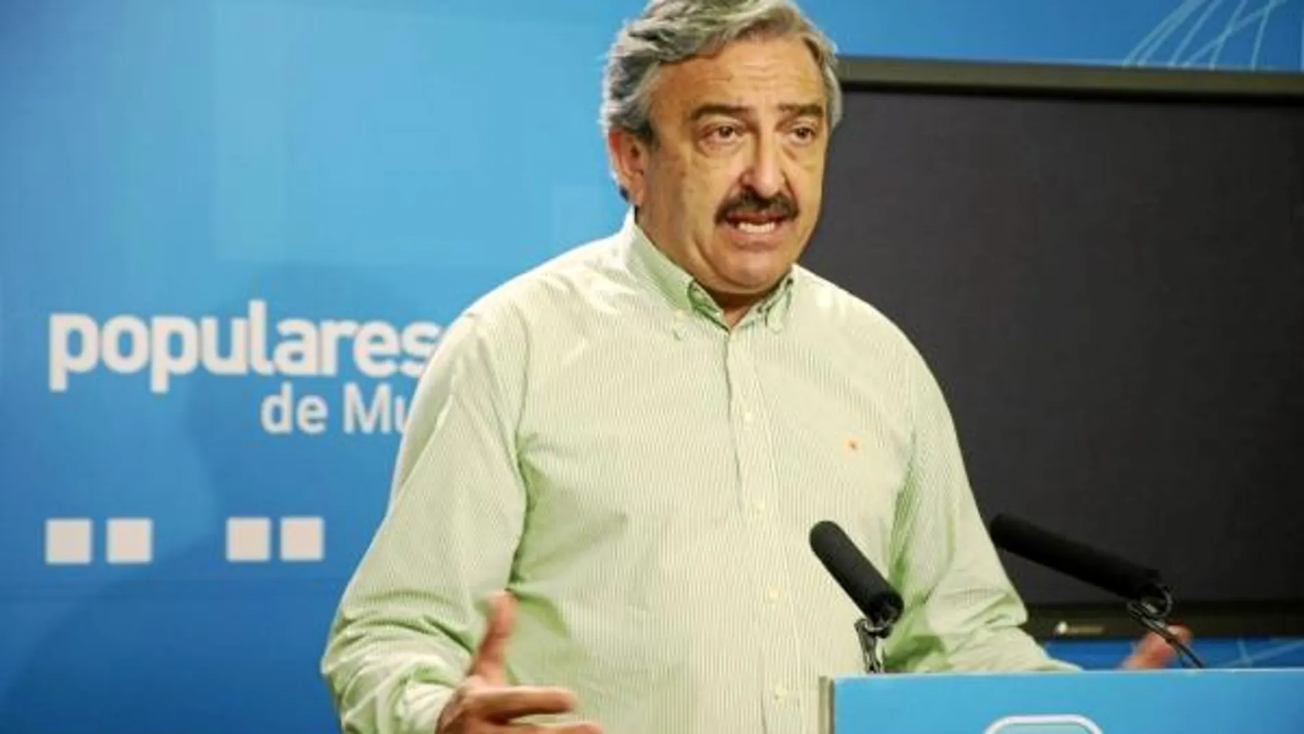 El portavoz de Infraestructuras del Partido Popular, Andrés Ayala, en una imagen reciente en la sede de Murcia