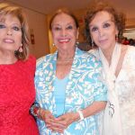 De izda. a dcha., María Teresa, Nati Mistral y Esperanza Roy