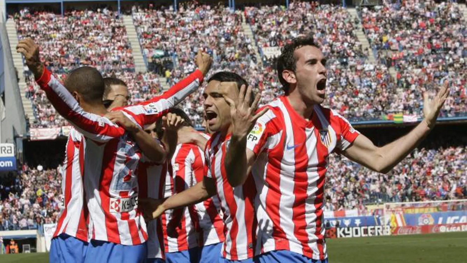 Juanfran recupera a Falcao