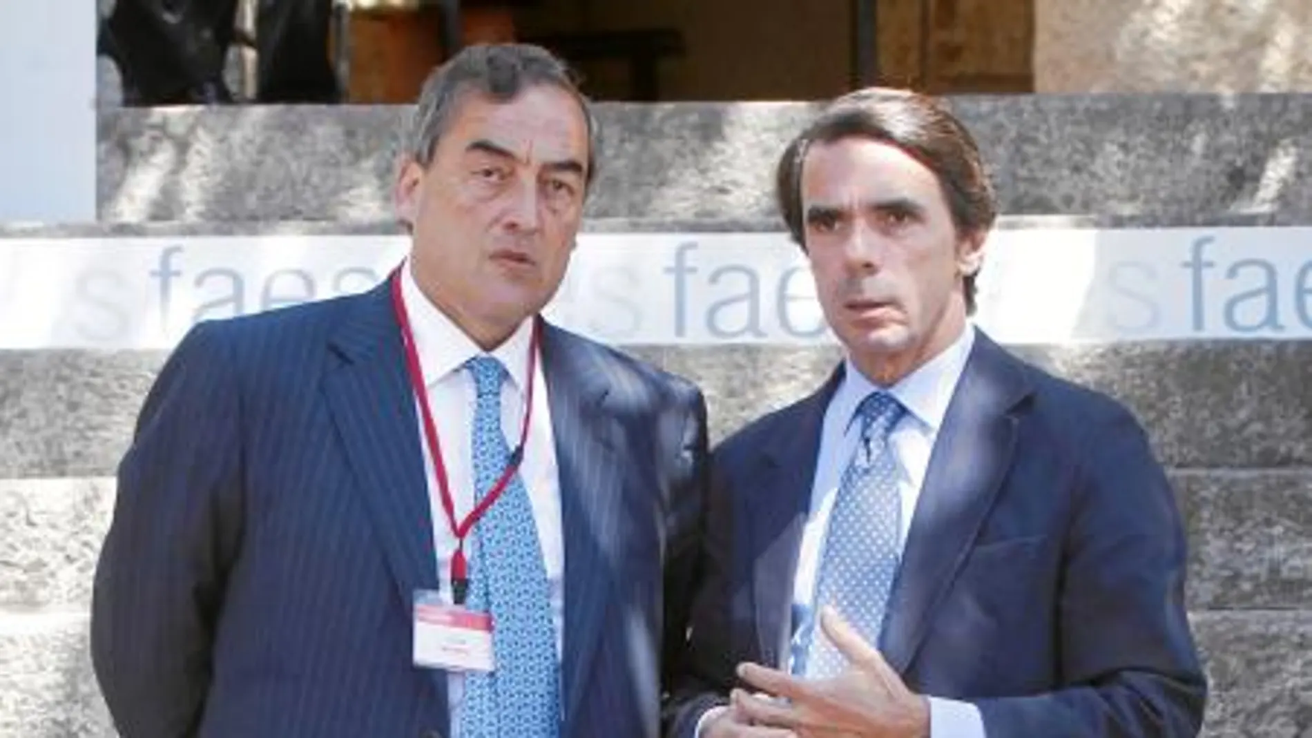 Juan Rosell y José María Aznar, ayer, en el Campus FAES