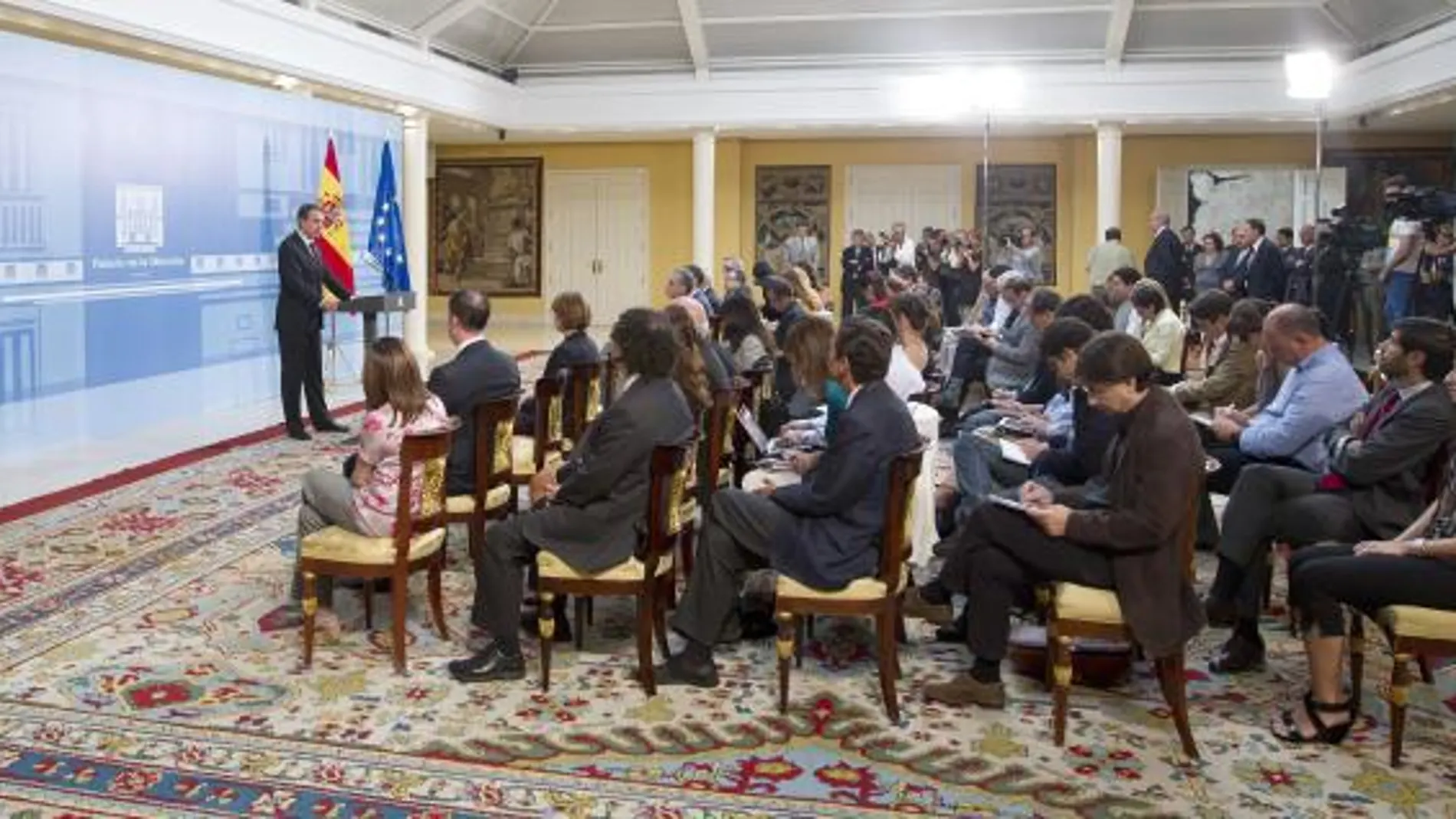 Periodistas en una rueda de prensa del presidente del Gobierno