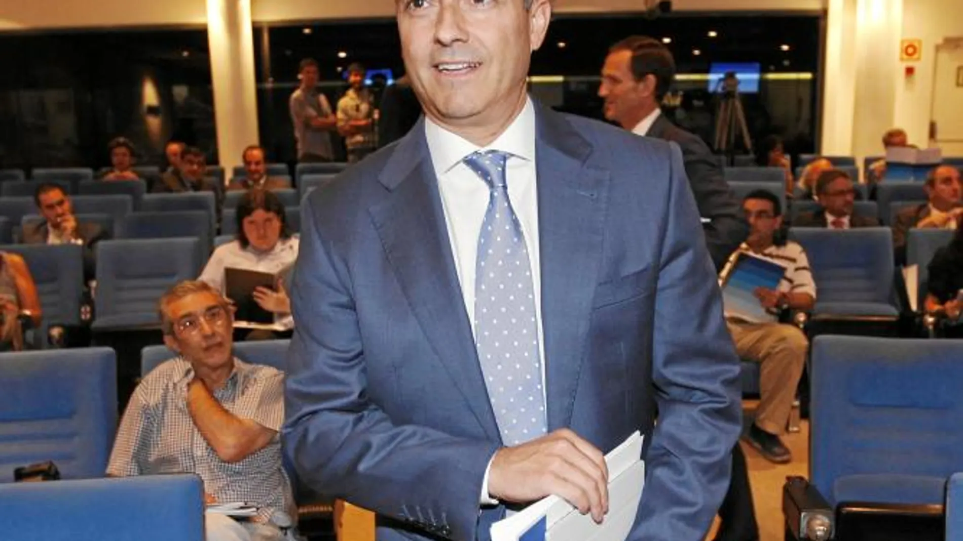 Ángel Cano asegura que BBVA no está considerando ninguna compra