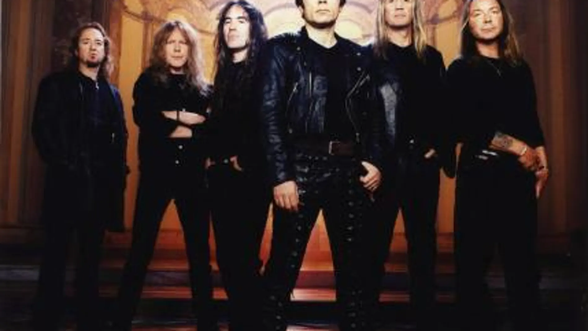 Iron Maiden con su cantante Bruce Dickinson al frente