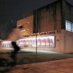 En 2001 Bruesa construyó la biblioteca central, una obra que entregó fuera de plazo y con deficiencias