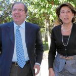 El presidente Juan Vicente Herrera junto a la vicepresidenta del Banco Europeo de Inversiones, Magdalena Álvarez