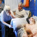 Los padres de Antonio dedican todo su tiempo a cuidarlo. «Se nos ha olvidado vivir», reconocen